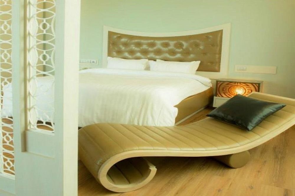 The Beverly Hills Hotel Nakhon Ratchasima Ngoại thất bức ảnh